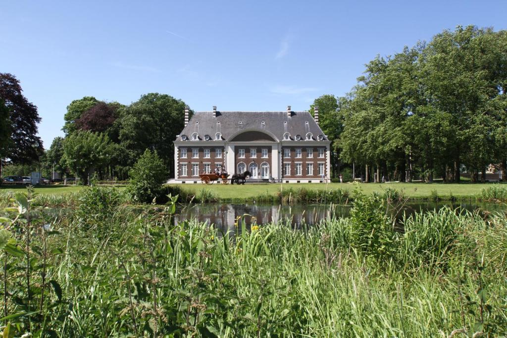 Kasteel Pietersheim Maastricht - Lanaken Hotel Kültér fotó